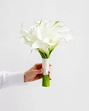 Букет невесты из белых калл