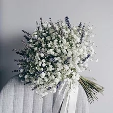 Букет невесты с лавандой и гипсофилой