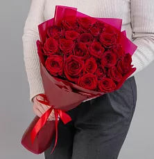 Красные кенийские розы