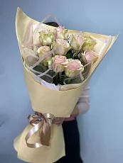 9 Нежно розовых роз