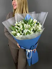 15 Белых Альстромерий