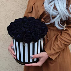 25 Черных Роз в коробке