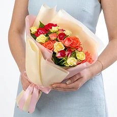 9 Кустовых Роз Микс в упаковке