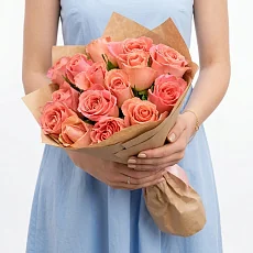 15 Кенийских нежных роз (40 см)