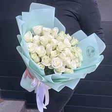 Авторская композиция белых роз