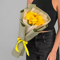 9 Желтых Калл в упаковке