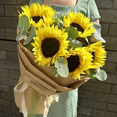 5 Подсолнухов в Упаковке Крафт