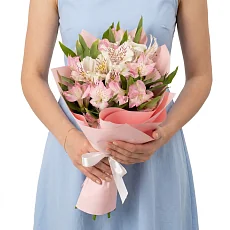 5 Розовых Альстромерий