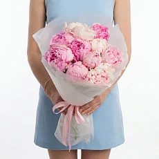 Розовые пионы Сара Бернар