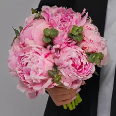 Букет невесты из  7 Пионов Сара Бернар