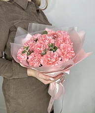 Букет из диантуса и эвкалипта