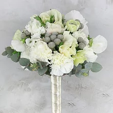 Букет невесты из анемонов и брунии 