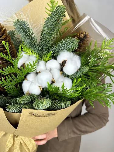 На фото №2 Букет новогодний с хлопком и нобилисом