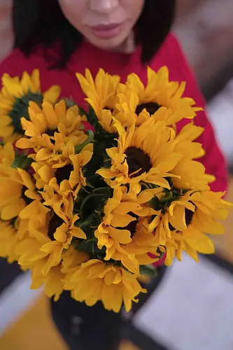 На фото №2 Букет "11 Подсолнухов"