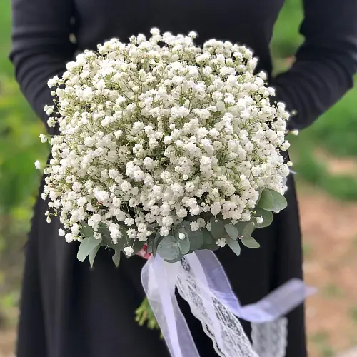 На фото №2 Гипсофила с эвкалиптом для невесты