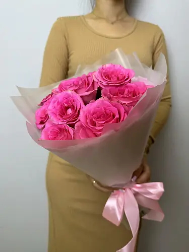 На фото №4 Букет из 9 розовых роз