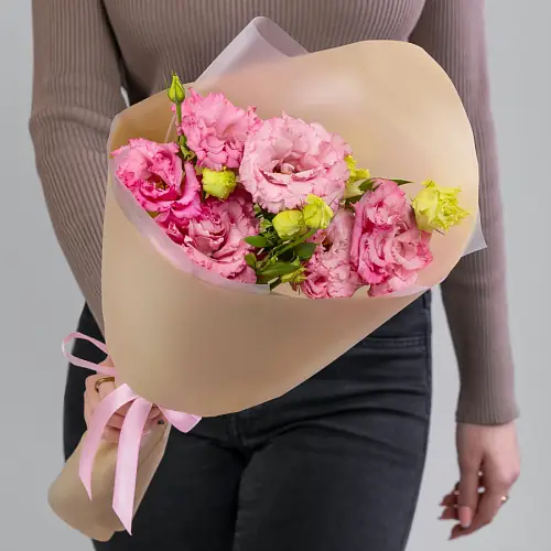 3 Розовых Лизиантуса в упаковке 