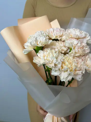 На фото №6 Букет живых цветов из 9 диантусов