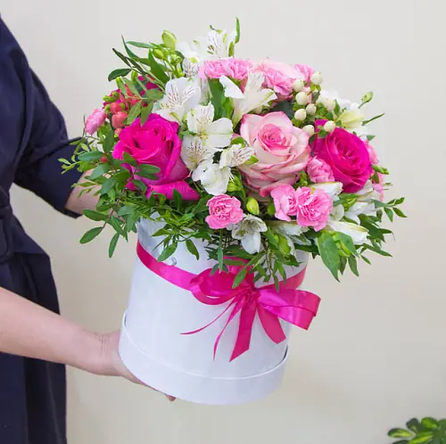 Шляпная коробка "Симфония нежности"