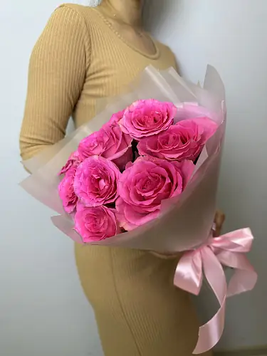 На фото №3 Букет из 9 розовых роз
