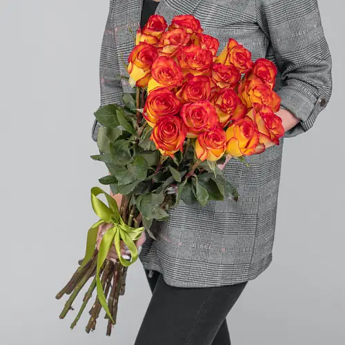 Букет из 19 Оранжевых Роз 