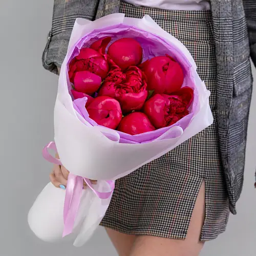 7 Малиновых Пионов в упаковке