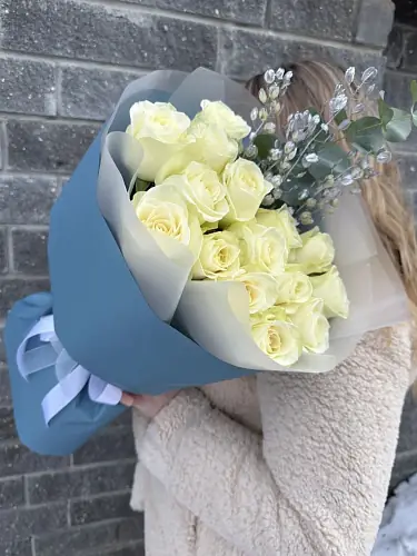 На фото №3 15 Нежных роз