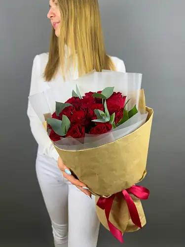 На фото №6 Букет из красной розы премиум