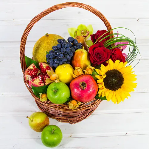 На фото №2 Корзина подарочная - 5