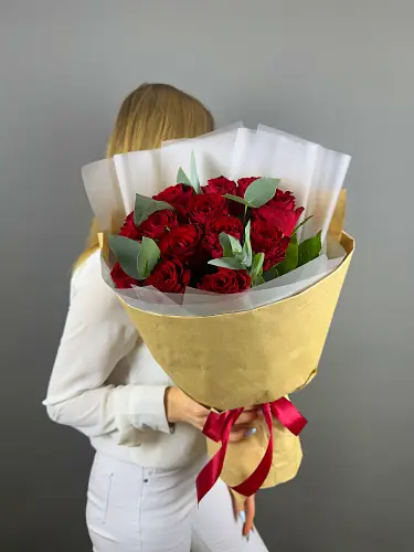 На фото №4 Букет живых цветов из розы премиум