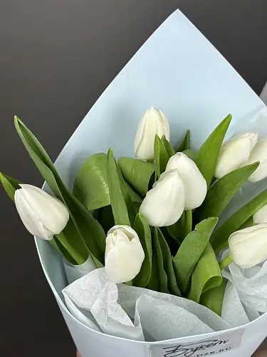 На фото №3 Букет Тюльпанов Белых 9 шт