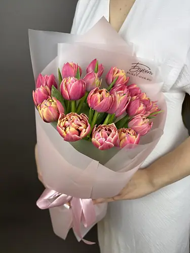 На фото №2 19 Тюльпанов Колумбус