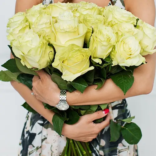 На фото №3 25 Элитных роз Mondial (Эквадор)