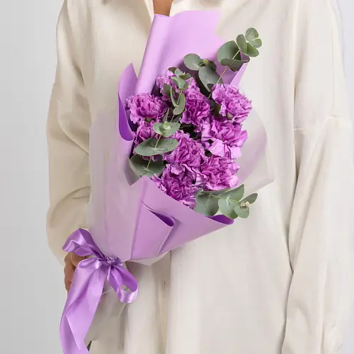 9 Сиреневых Гвоздик в упаковке 