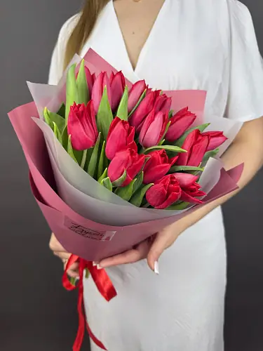 Букет из Красных Тюльпанов 15 шт