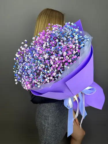 На фото №4 Букет живых цветов из гипсофилы