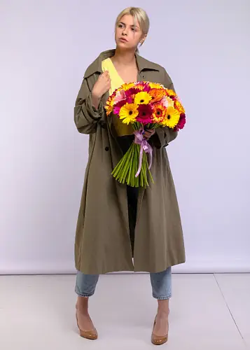 На фото №2 51 Гербера Микс