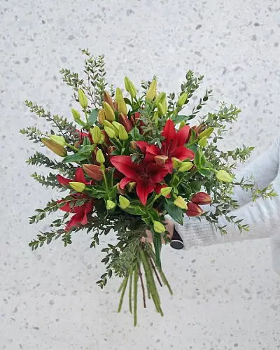 19 Красных Лилий