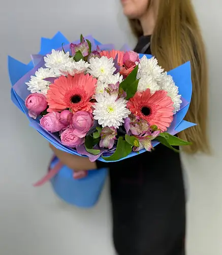 Хризантемы и герберы