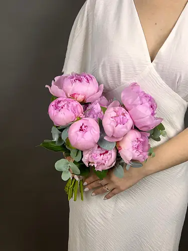 На фото №5 9 Розовых Пионов