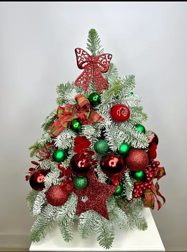 На фото №6 Декоративная елка