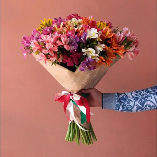 29 Ярких Альстромерий в крафте 