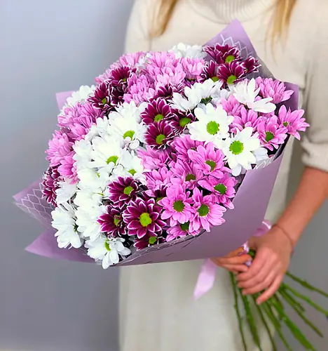 На фото №2 Сборный букет авторский из хризантем микс