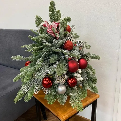 На фото №2 Новогодняя елка из нобилиса