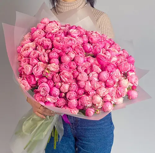 51 Роза в дизайнерской упаковке 