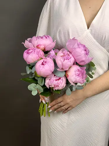 На фото №6 9 Розовых Пионов