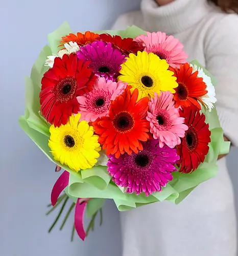 На фото №2 Букет из гербер