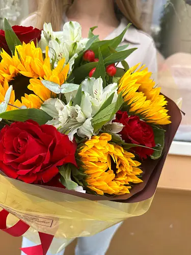 На фото №2 Букет поцелуй