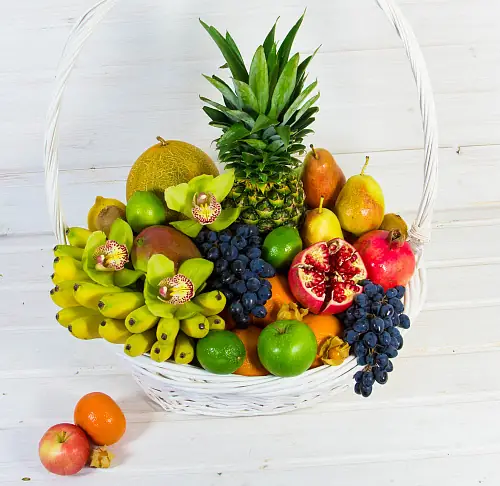 На фото №2 Корзина подарочная - 1