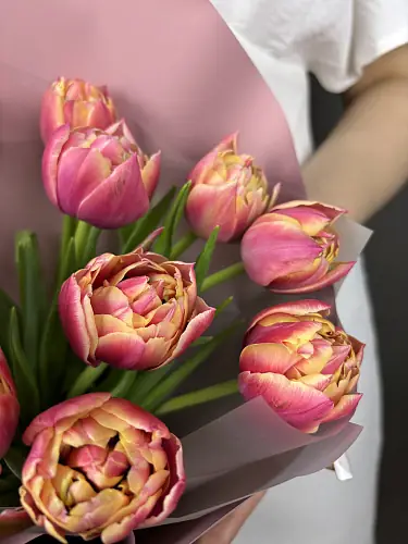 На фото №5 Букет из 11 Тюльпанов Колумбус